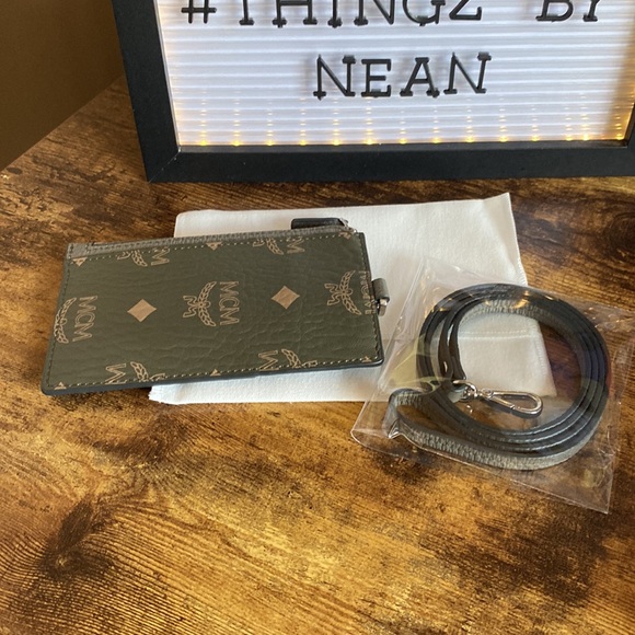 New MCM Sea Turtle Neck Strap/Lanyard - Picture 3 of 6